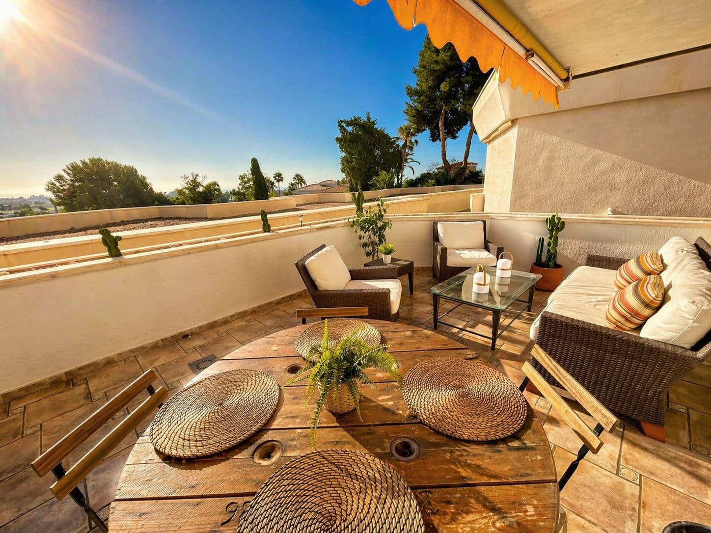 Middle Floor Apartment in Atalaya, Estepona