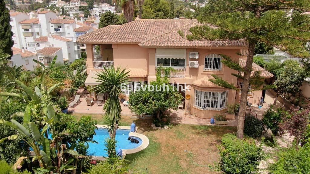 Detached Villa in El Coto, El Coto