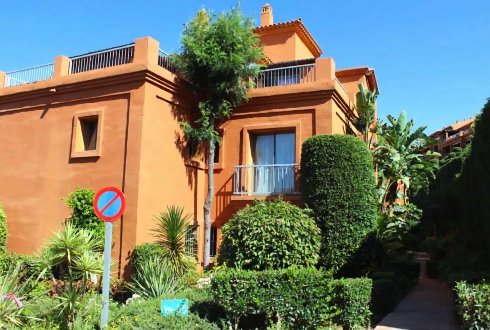Middle Floor Apartment in Benahavís, Benahavís