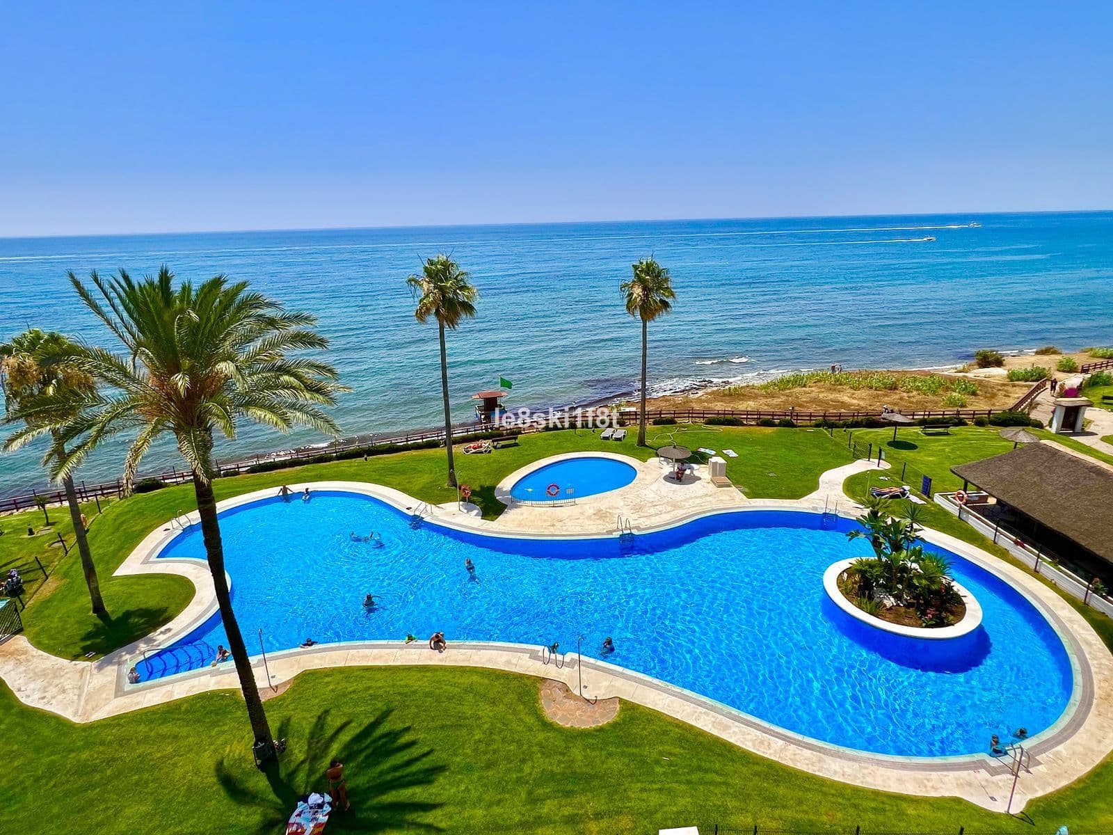 Middle Floor Apartment in Calahonda, Mijas