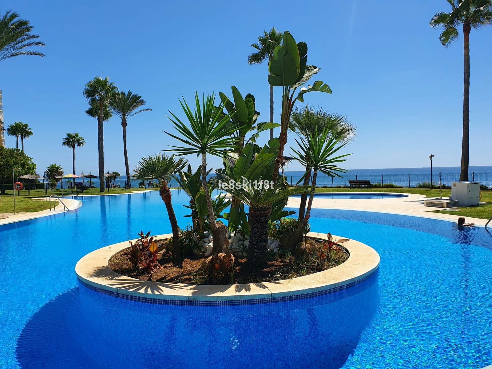 Middle Floor Apartment in Calahonda, Mijas