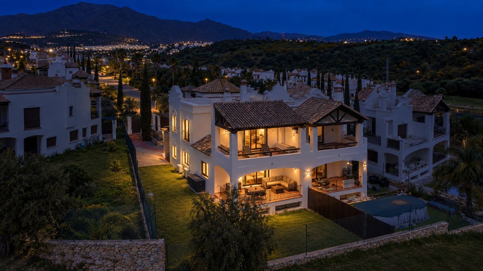 Semi-Detached House in Estepona, Estepona