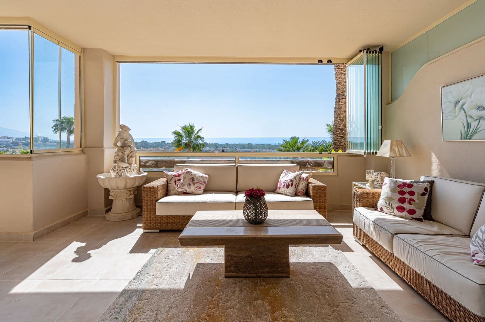 Middle Floor Apartment in El Paraiso, Estepona