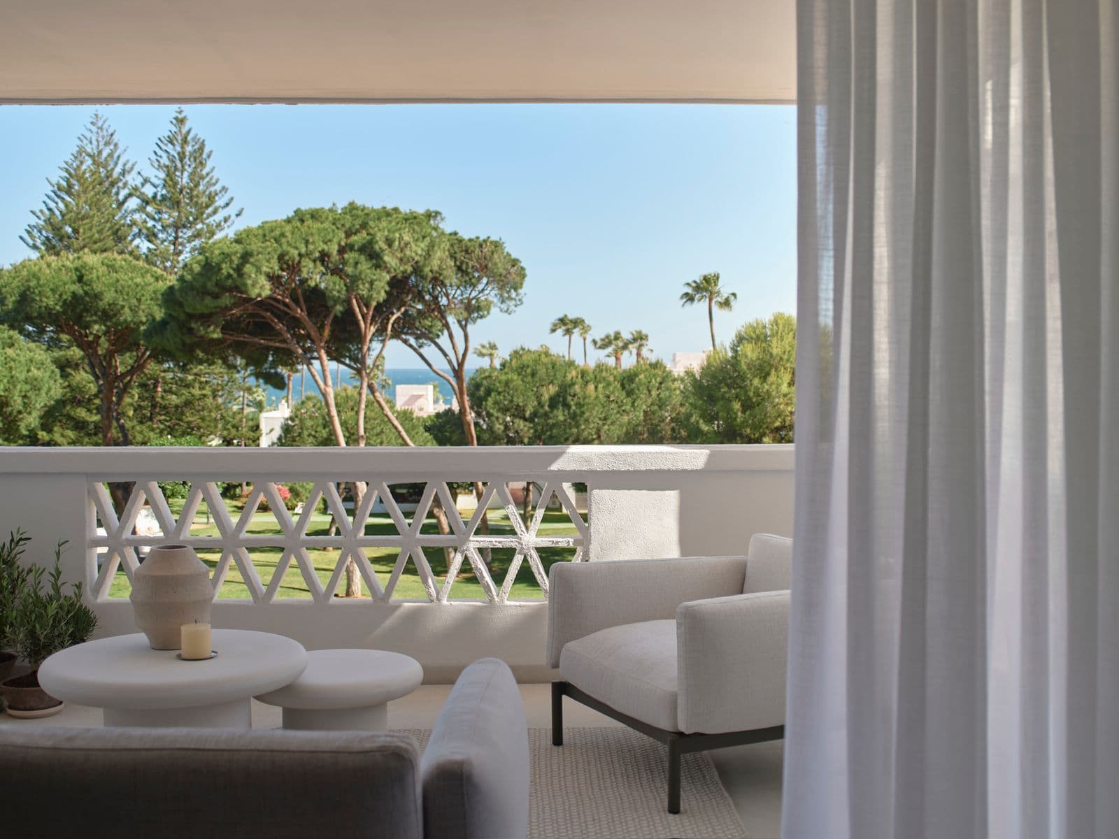 Middle Floor Apartment in Puerto Banús, Marbella