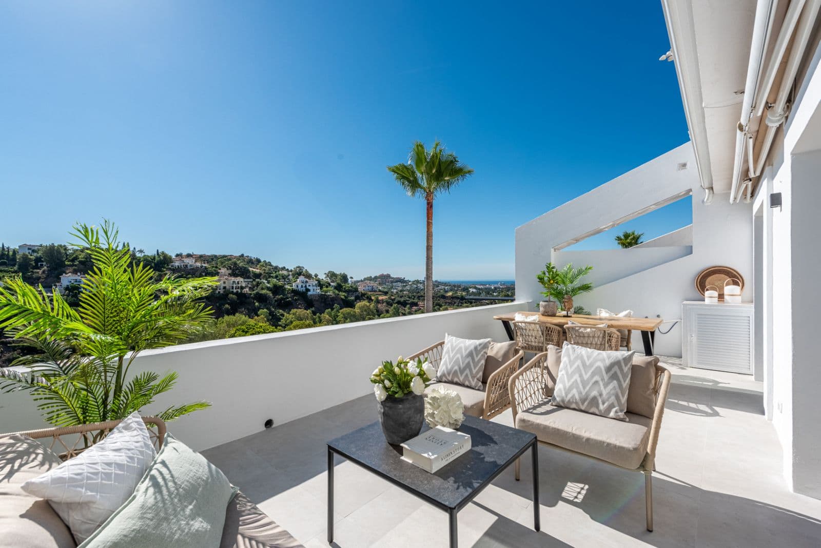 Middle Floor Apartment in La Quinta, Benahavís