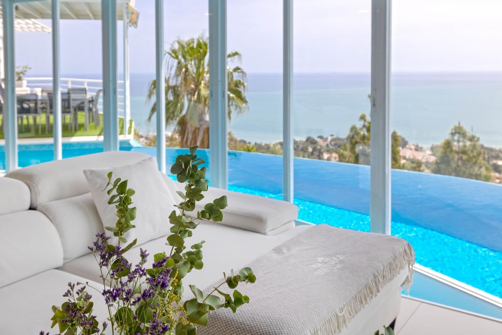 Detached Villa in Benalmadena Costa, Benalmádena