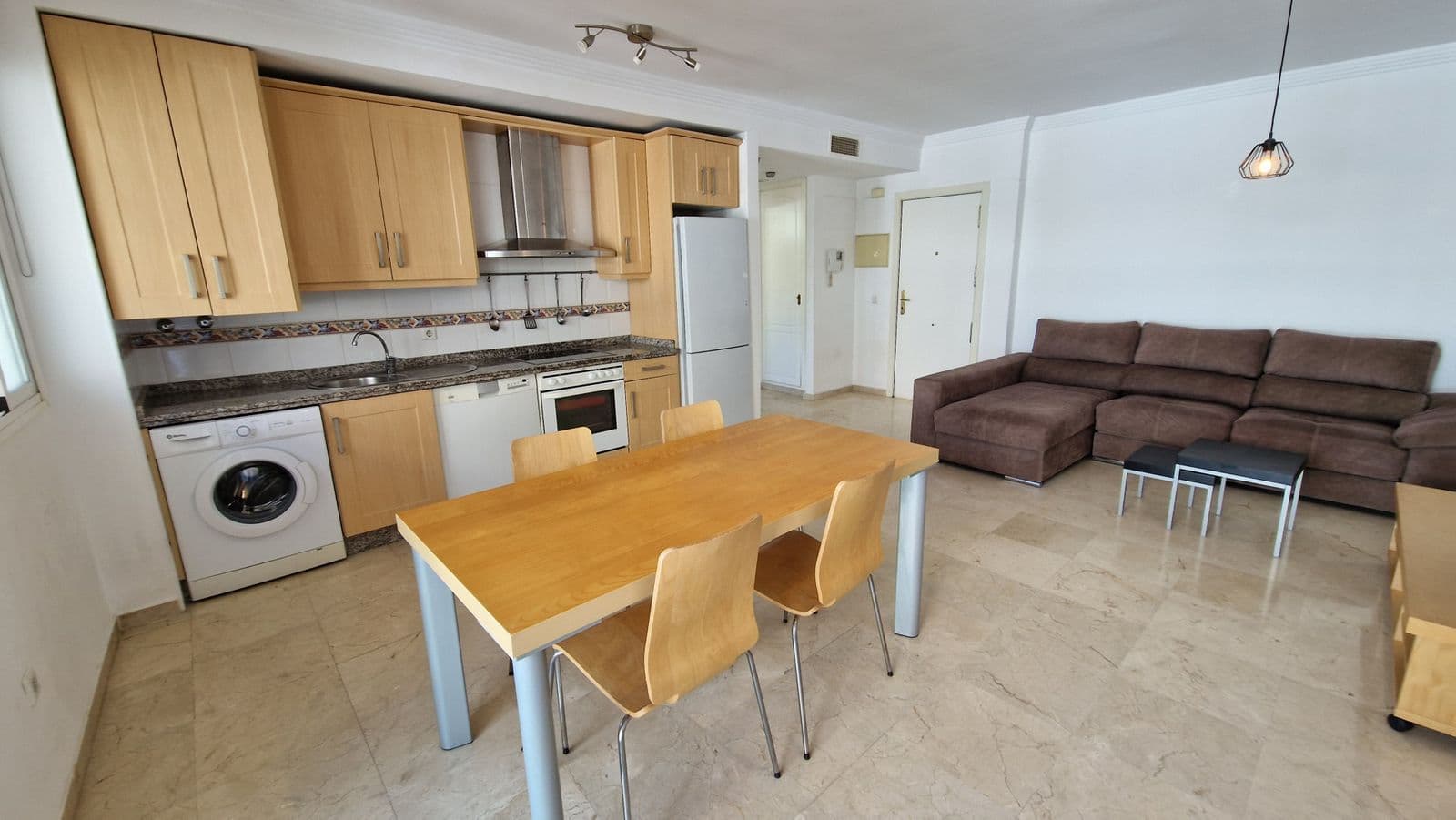 Middle Floor Apartment in Estepona, Estepona