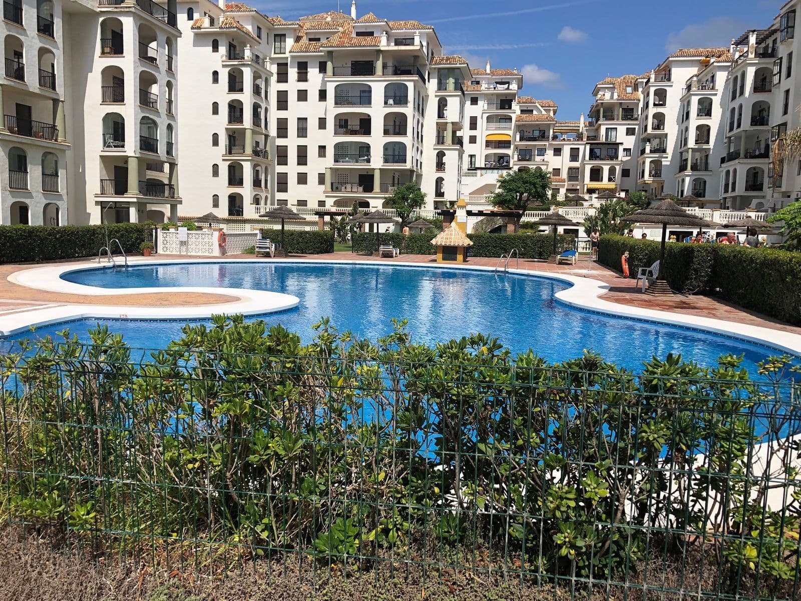 Middle Floor Apartment in La Duquesa, Manilva