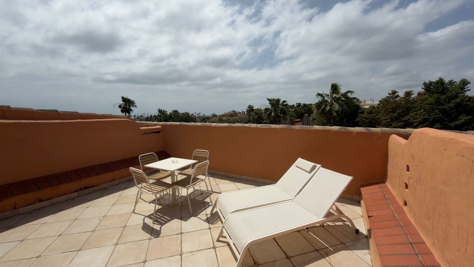 Middle Floor Apartment in Benahavís, Benahavís