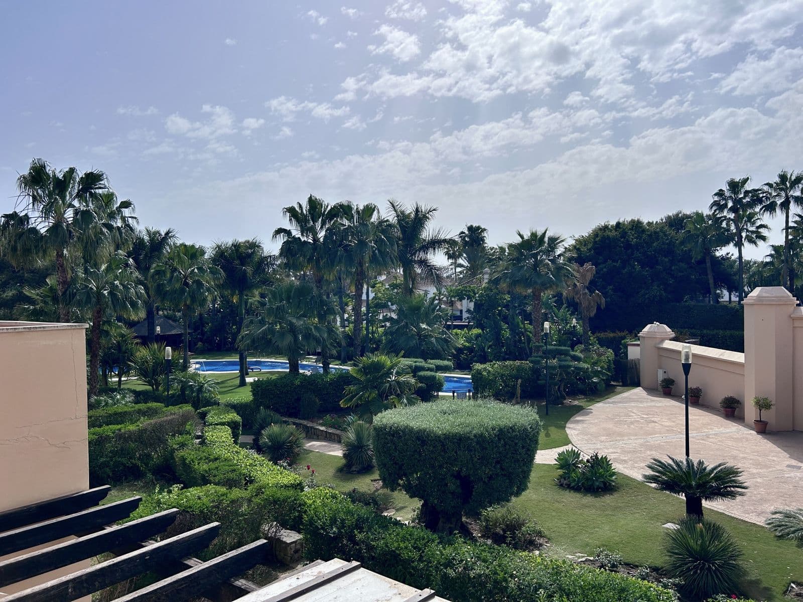 Middle Floor Apartment in Puerto Banús, Marbella