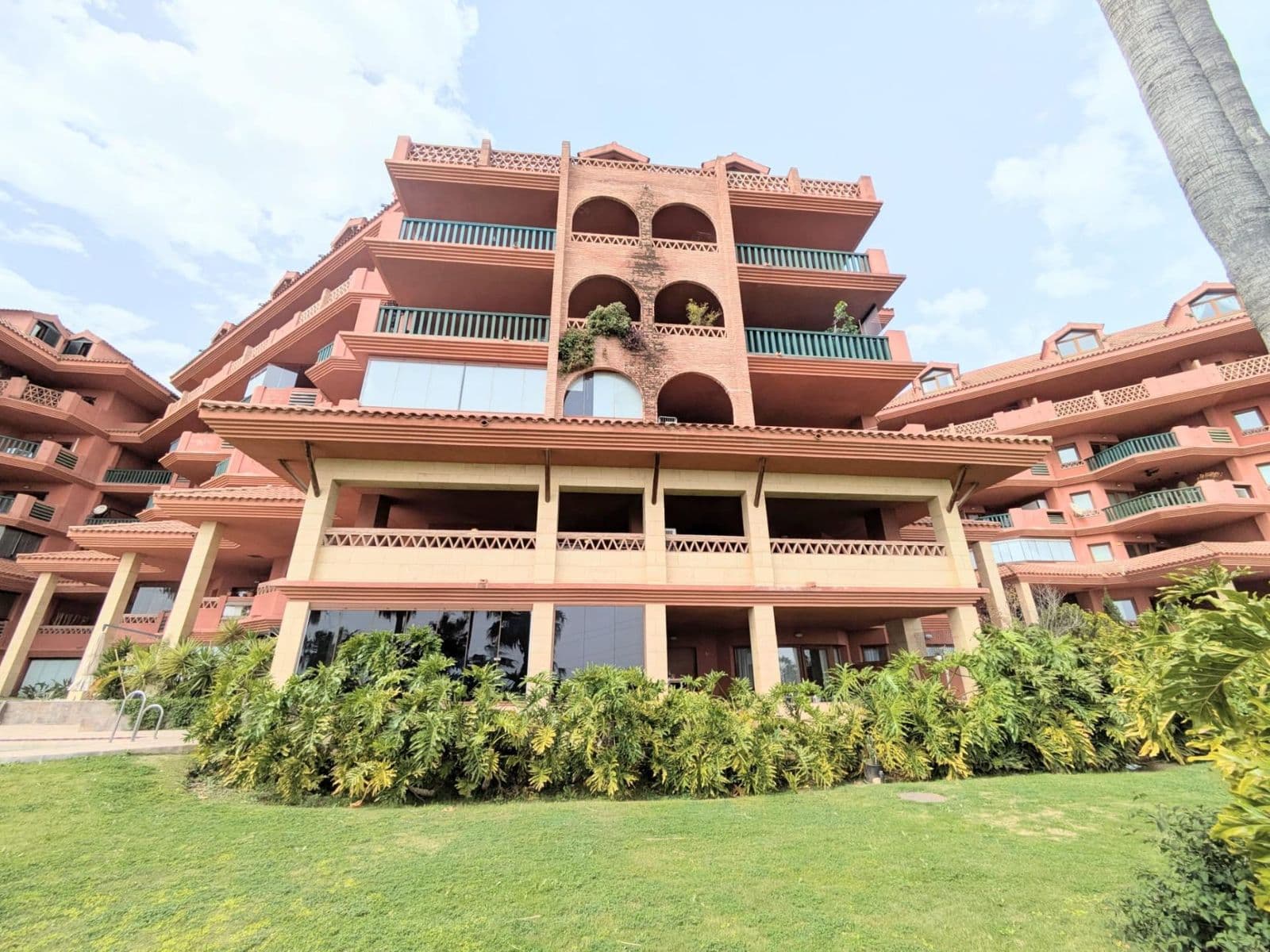 Middle Floor Apartment in Benalmadena, Benalmádena