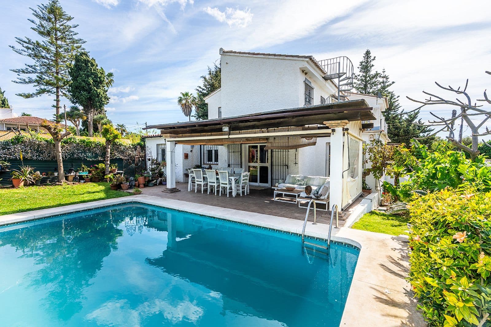 Detached Villa in Río Real, Marbella East