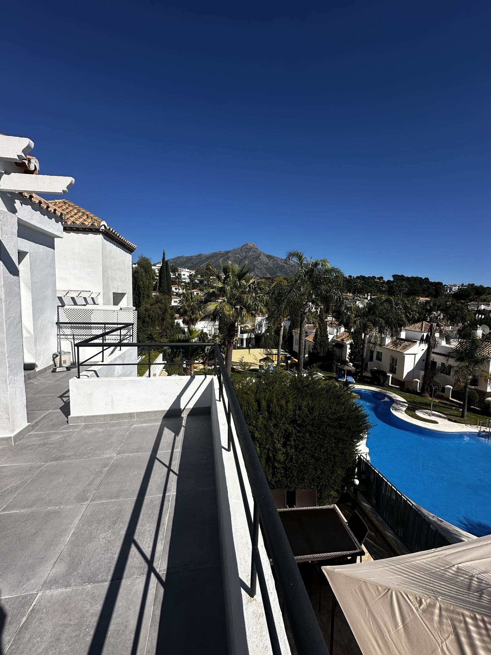 Middle Floor Apartment in Nueva Andalucía, Nueva Andalucía