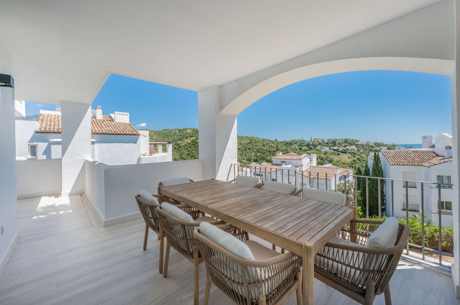 Middle Floor Apartment in Benahavís, Benahavís