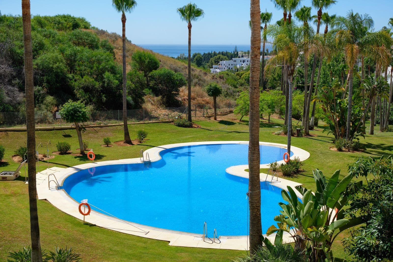 Middle Floor Apartment in The Golden Mile, Marbella
