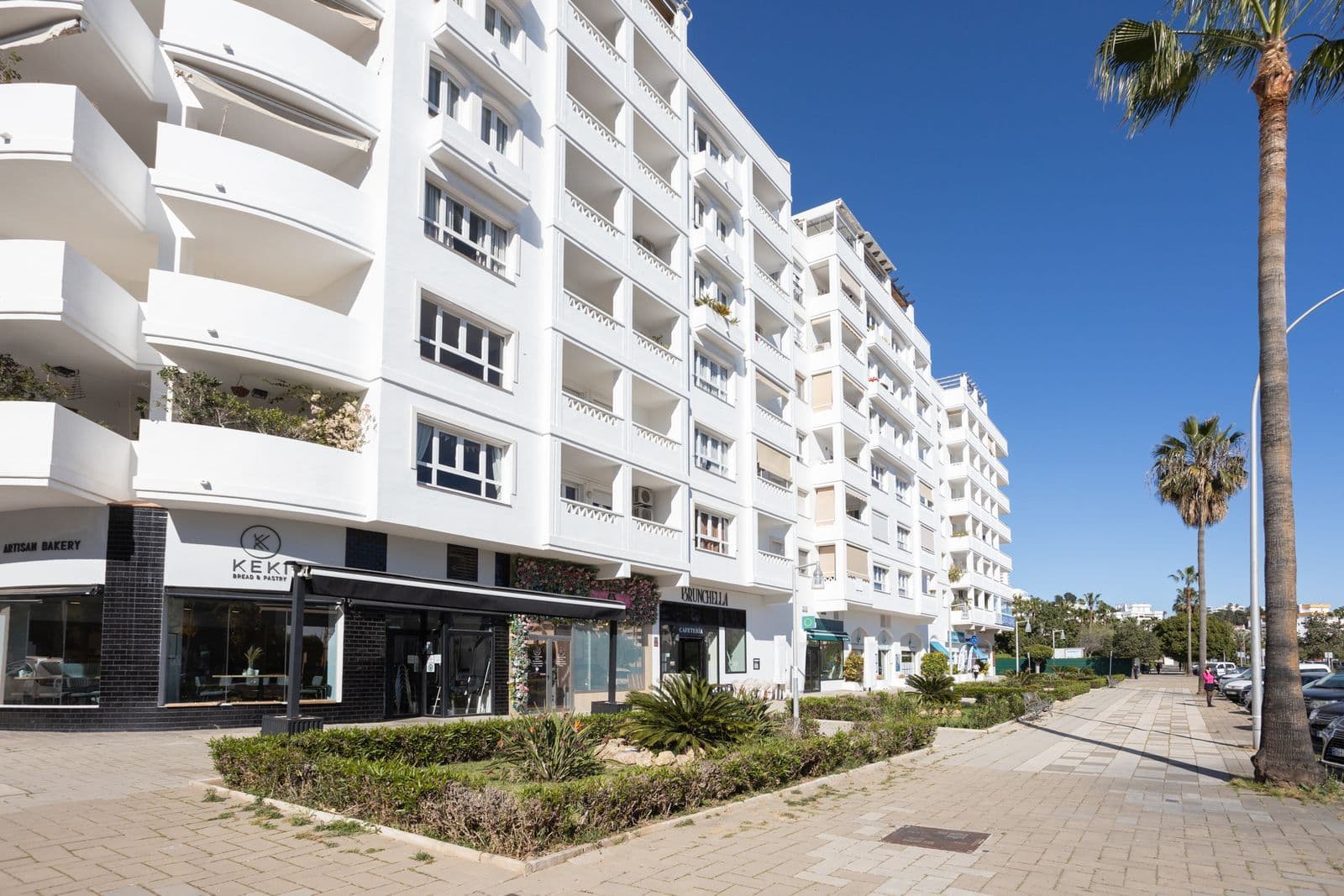 Middle Floor Apartment in La Campana, Nueva Andalucía