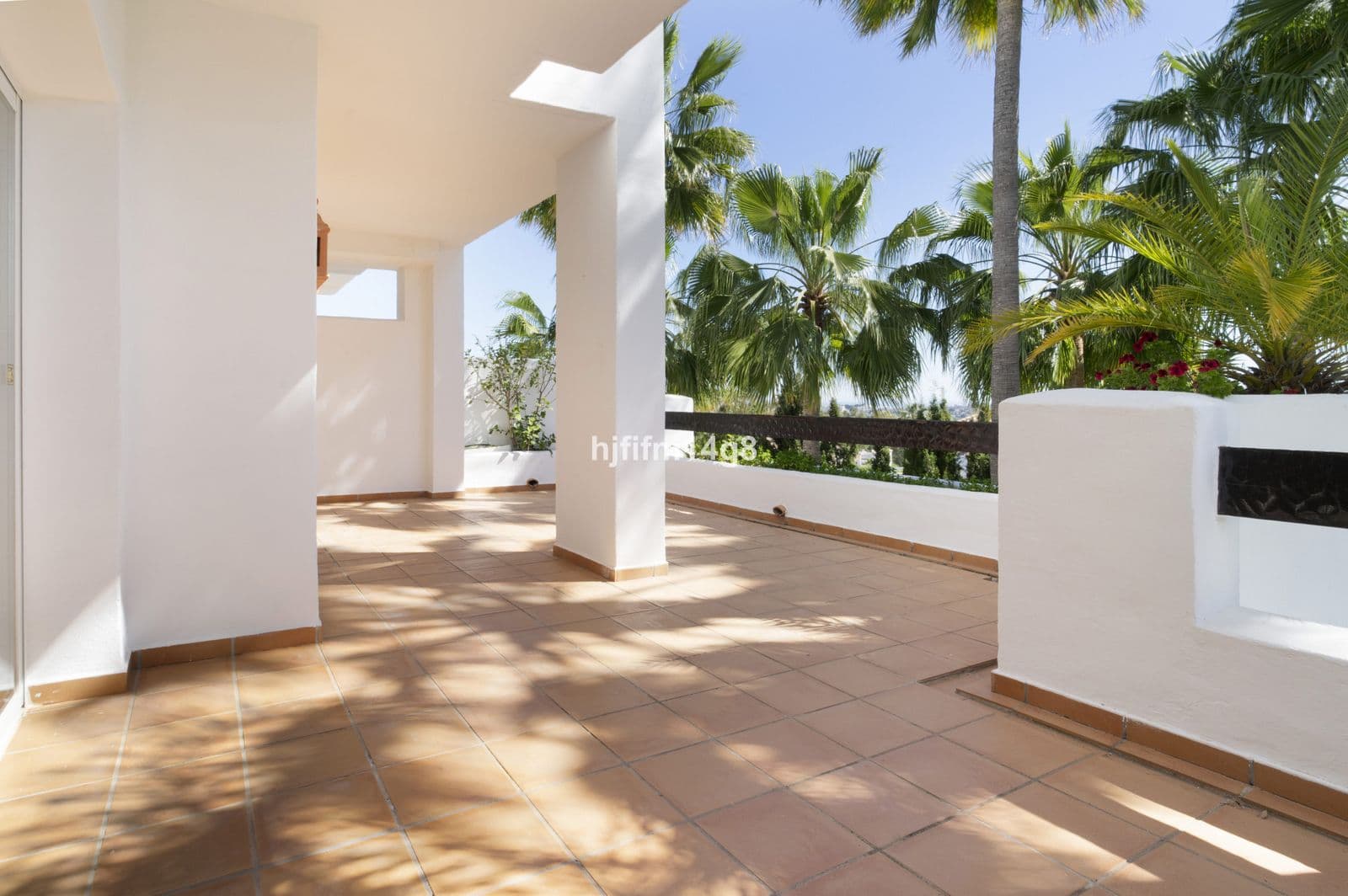 Middle Floor Apartment in Nueva Andalucía, Nueva Andalucía