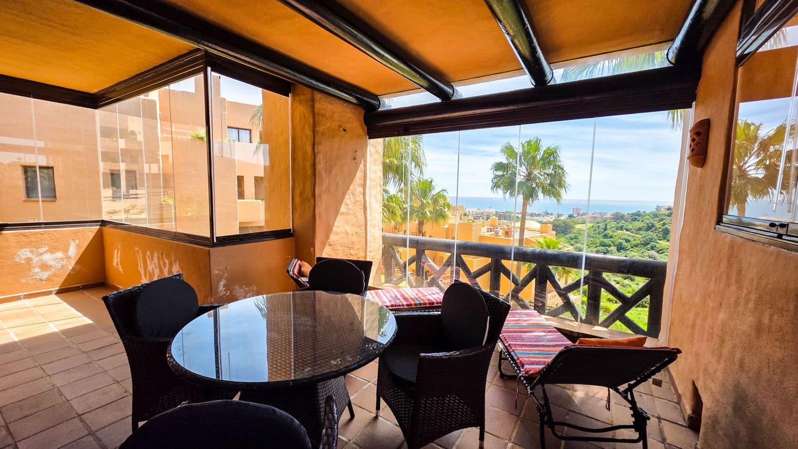 Middle Floor Apartment in La Duquesa, Manilva