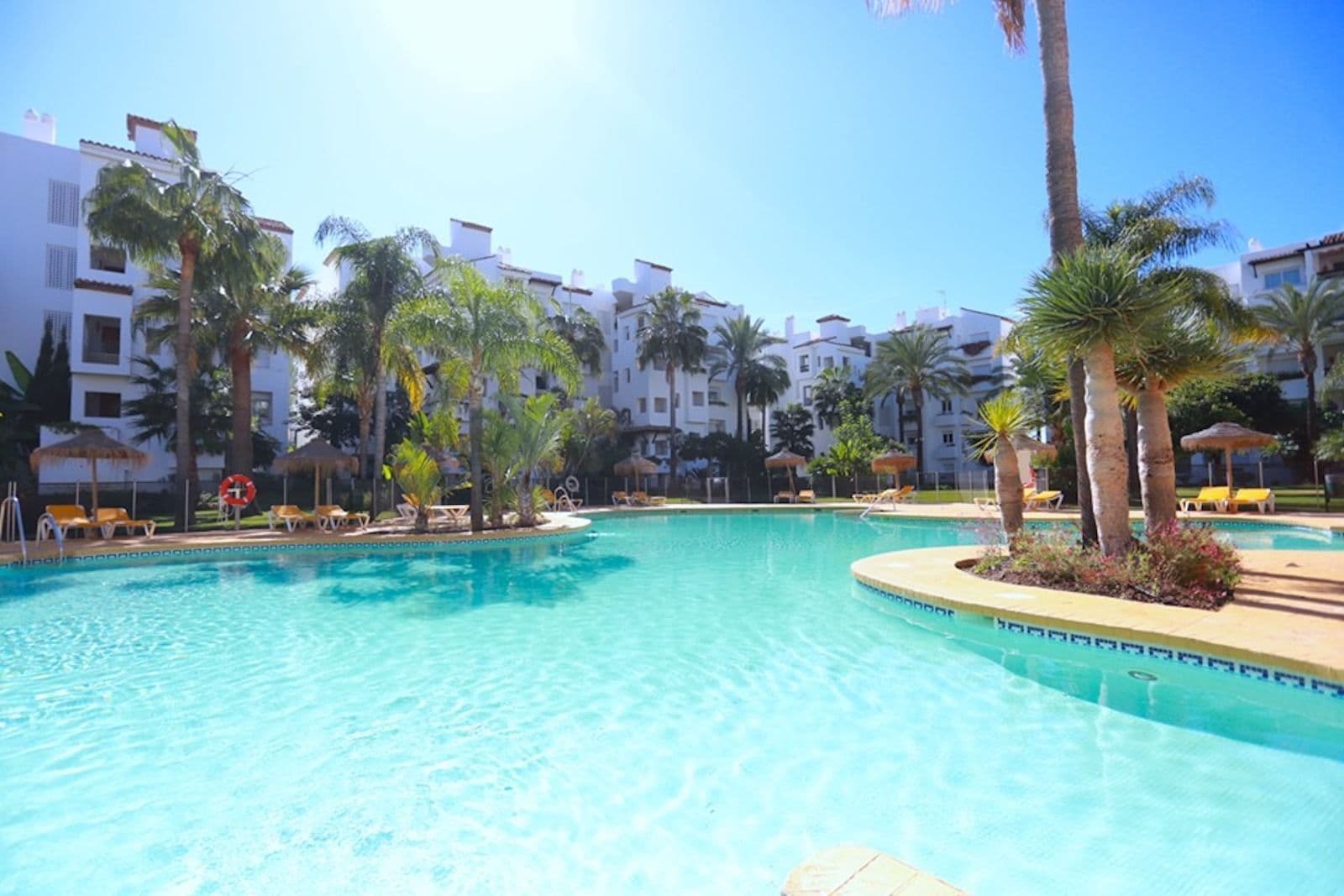 Middle Floor Apartment in Costalita, Estepona
