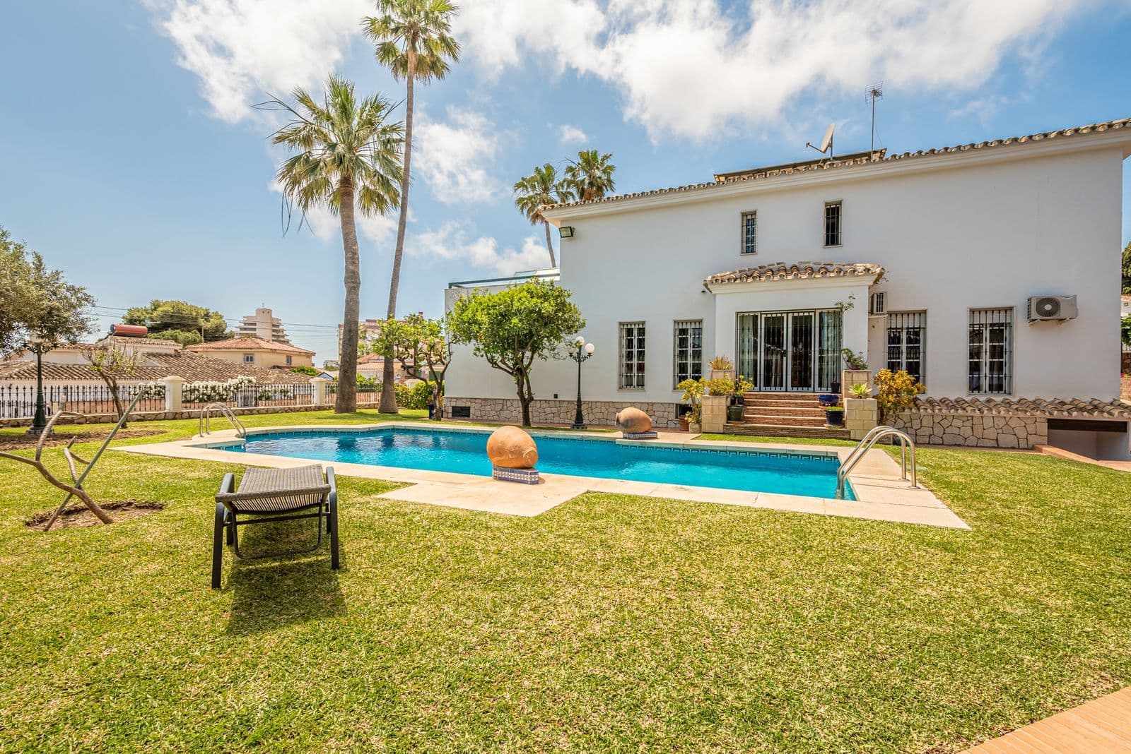 Detached Villa in Benalmadena Costa, Benalmádena