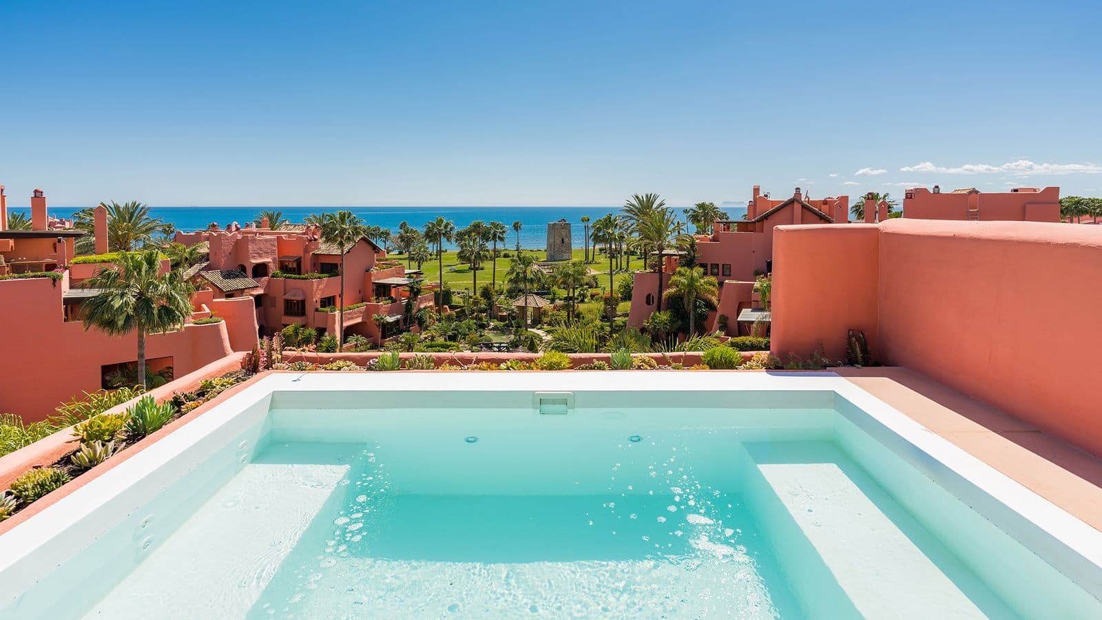 Penthouse in New Golden Mile, Estepona