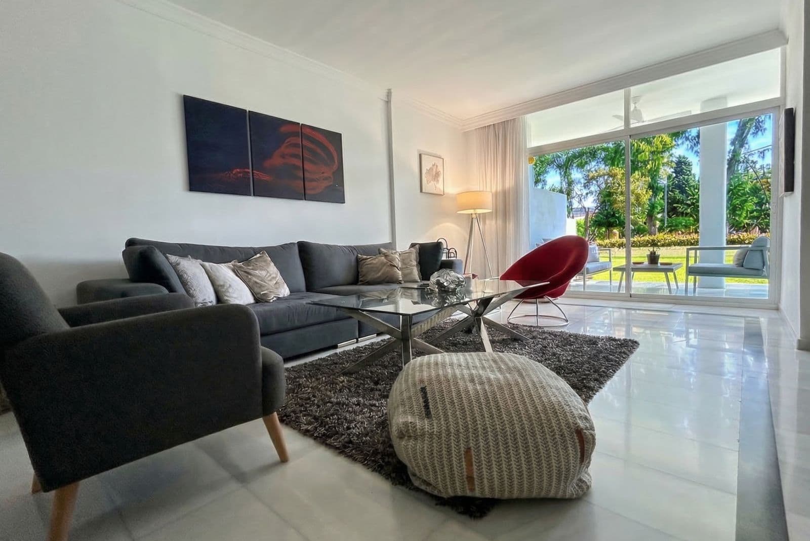 Middle Floor Apartment in Puerto Banús, Marbella