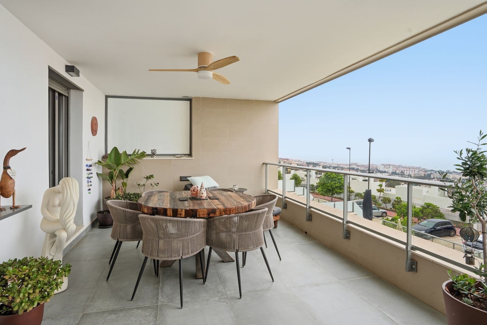 Middle Floor Apartment in Benalmadena, Benalmádena