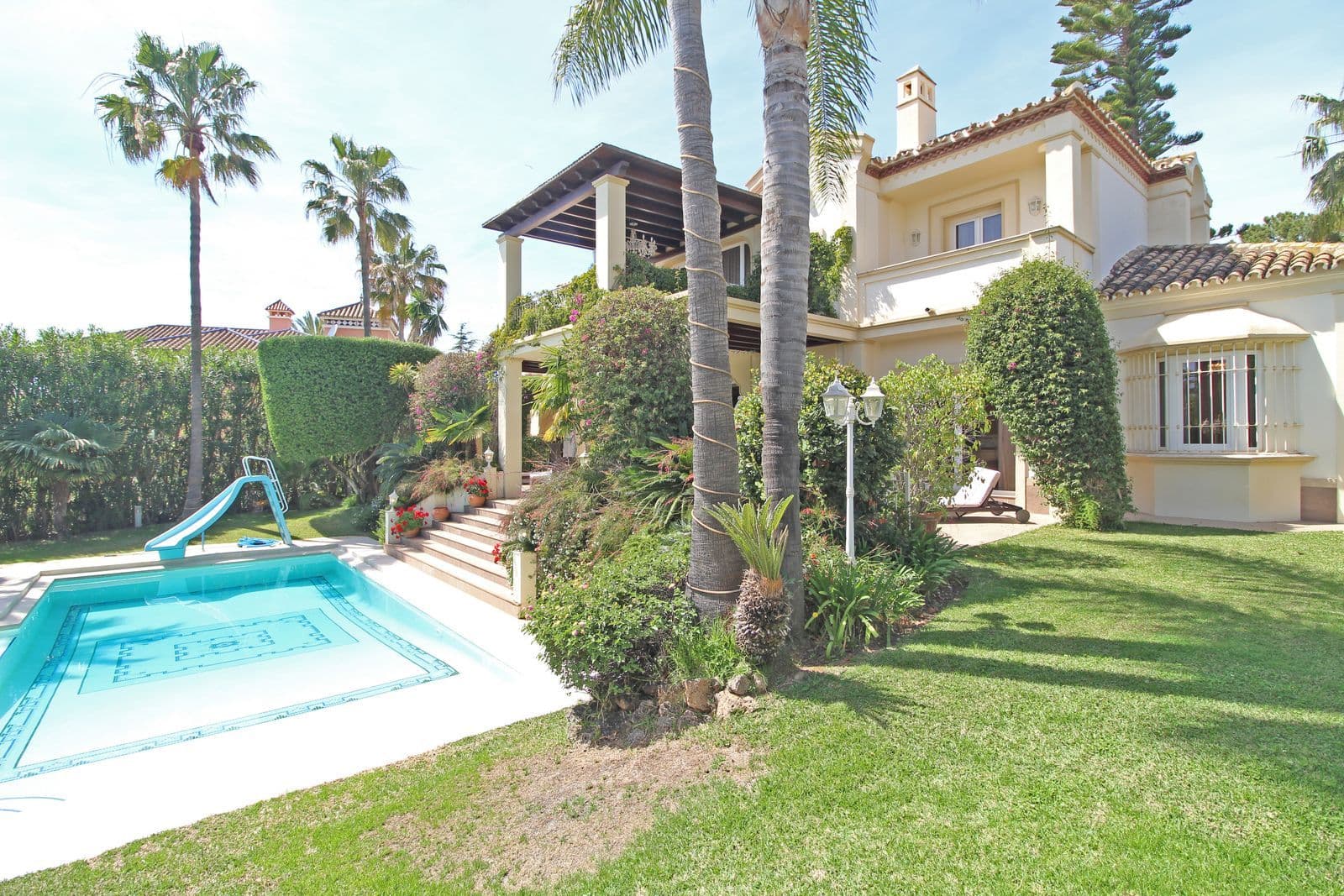 Detached Villa in Bahía de Marbella, Marbella East