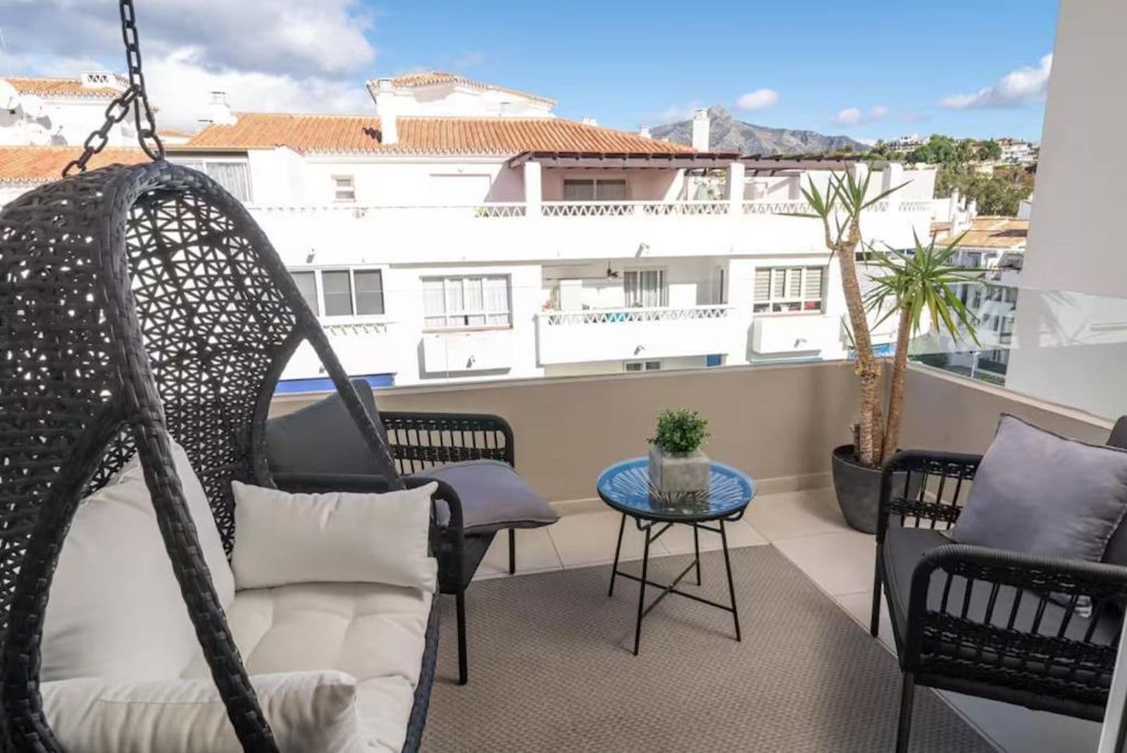 Middle Floor Apartment in Nueva Andalucía, Nueva Andalucía