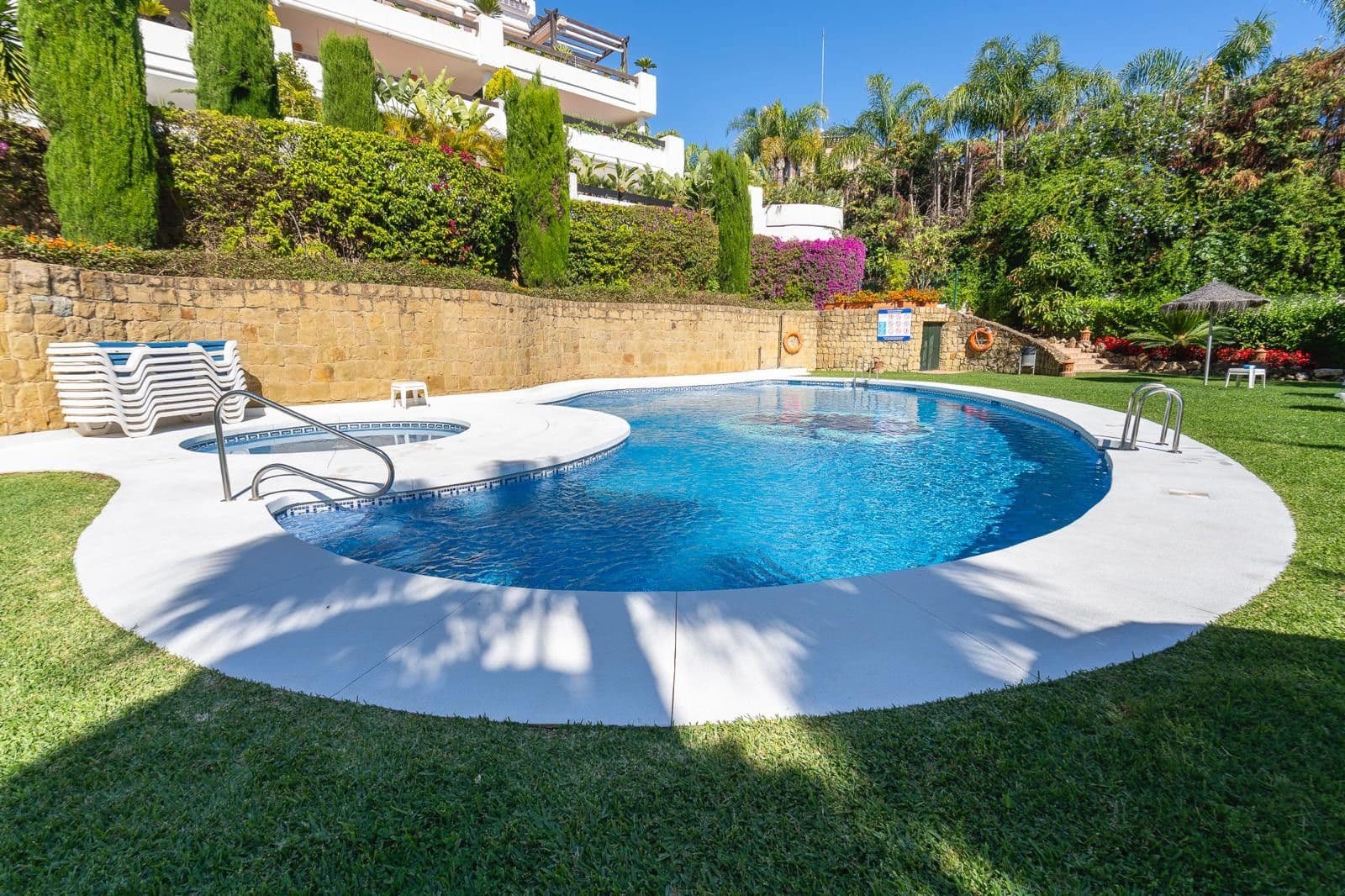 Middle Floor Apartment in Nueva Andalucía, Nueva Andalucía