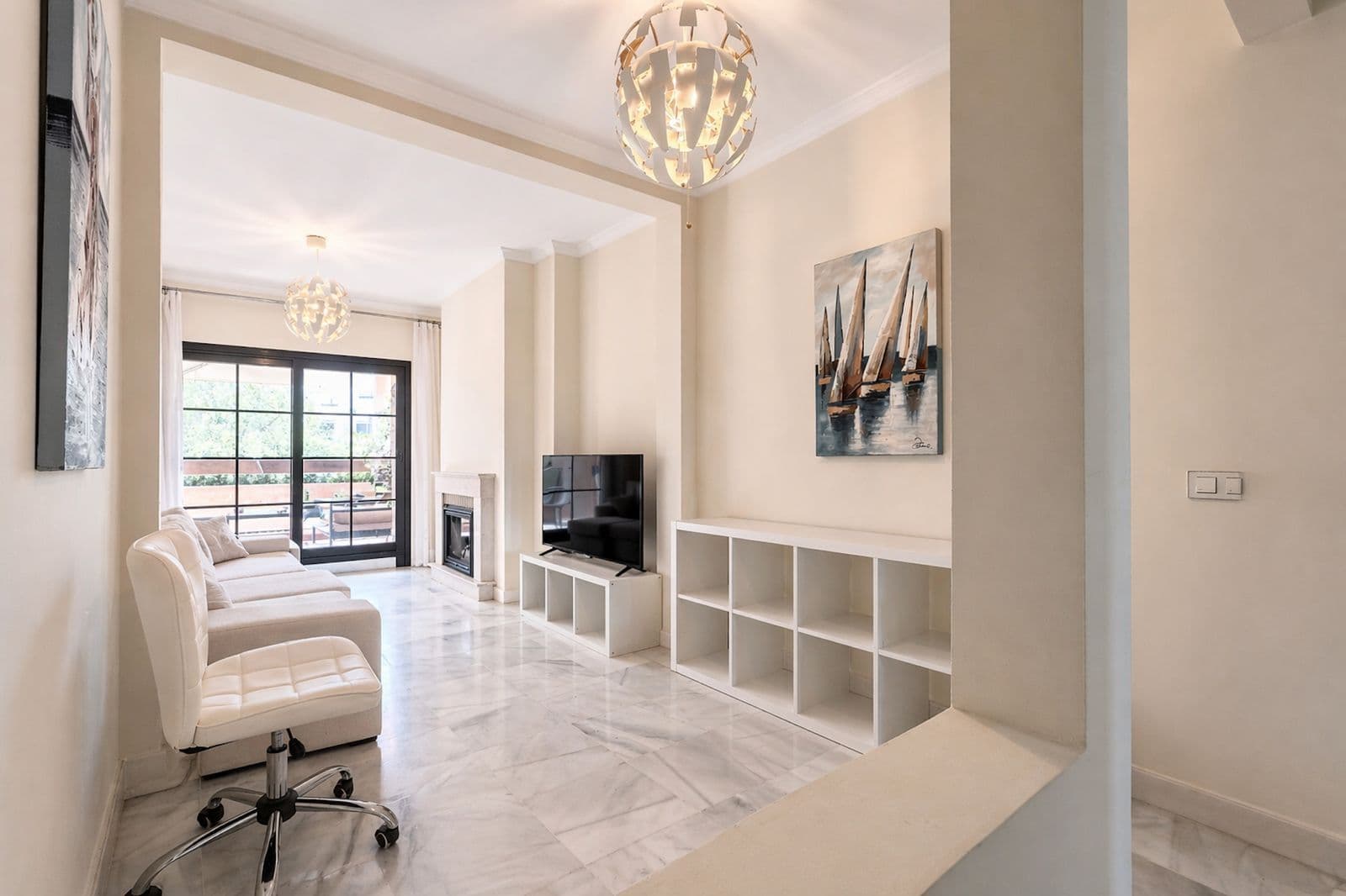 Middle Floor Apartment in Hacienda del Sol, Estepona
