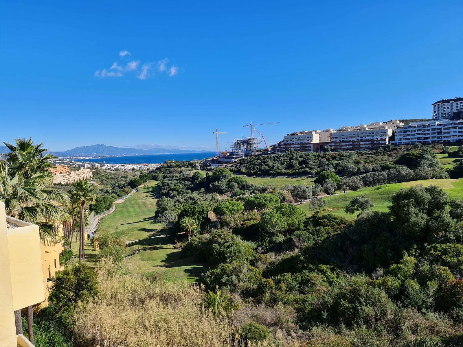 Middle Floor Apartment in La Duquesa, Manilva