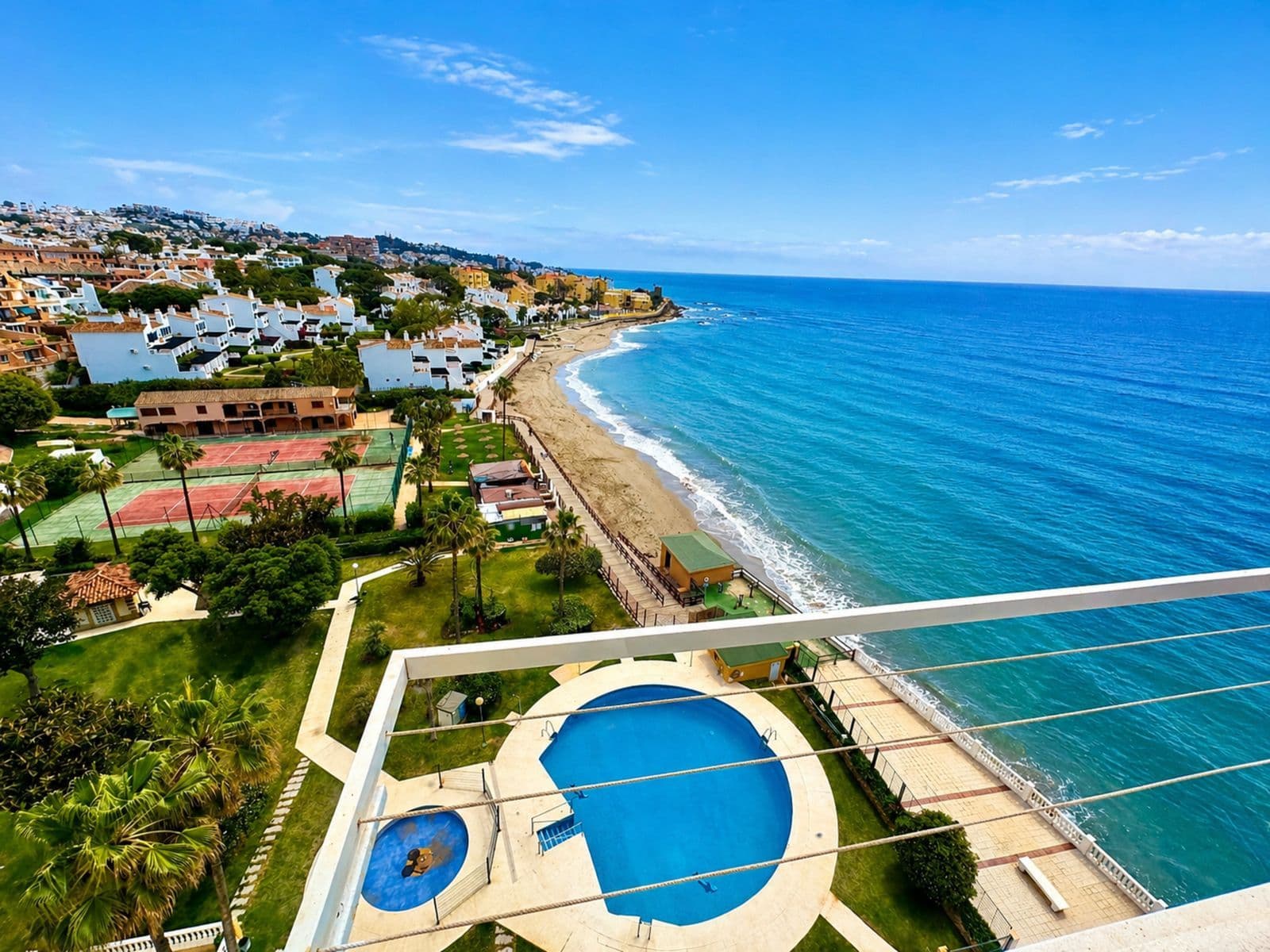 Middle Floor Studio in Calahonda, Mijas