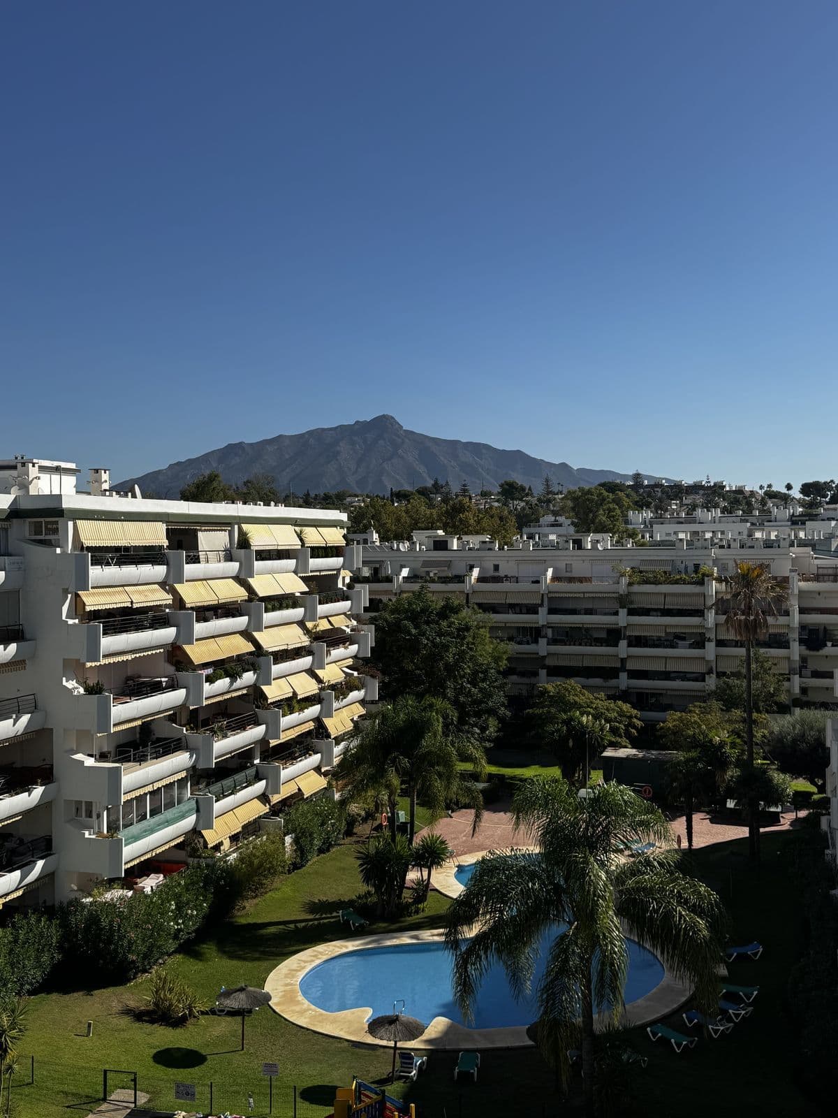 Middle Floor Apartment in Guadalmina Alta, Marbella