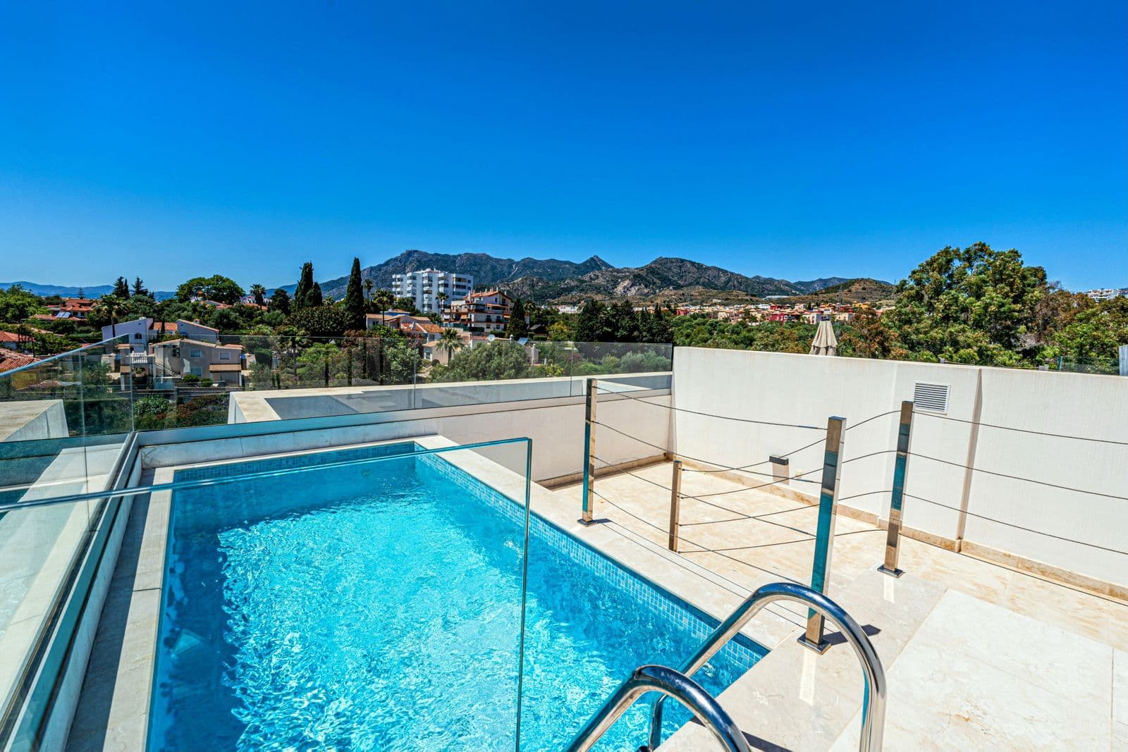 Townhouse in Río Real, Marbella East