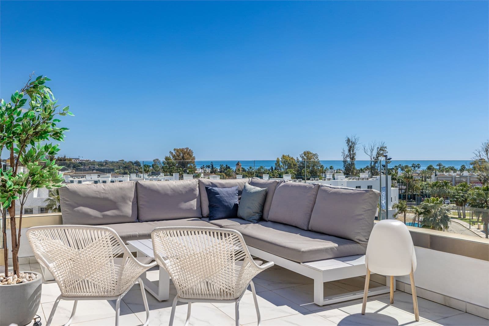 Penthouse Duplex in Bel Air, Estepona