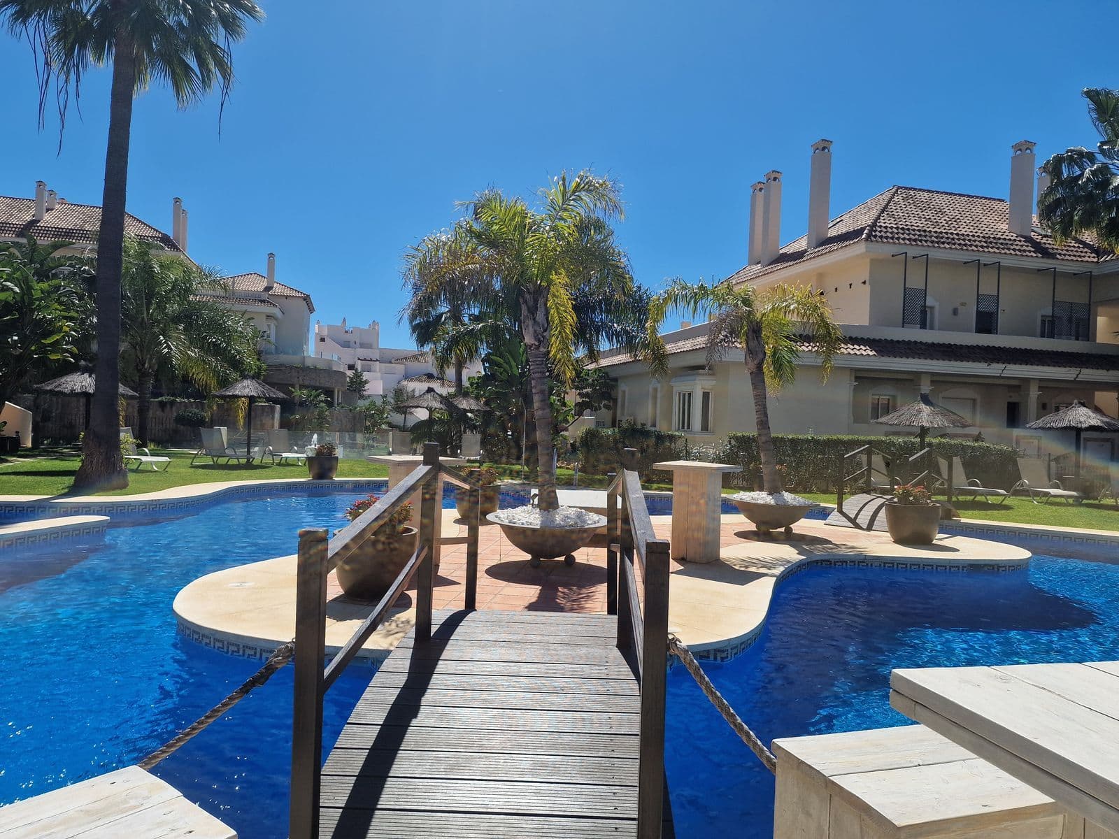 Middle Floor Apartment in Nueva Andalucía, Nueva Andalucía
