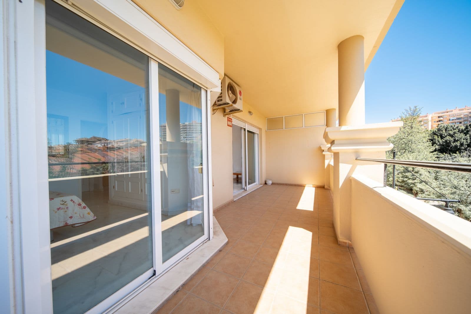 Middle Floor Apartment in Los Pacos, Fuengirola