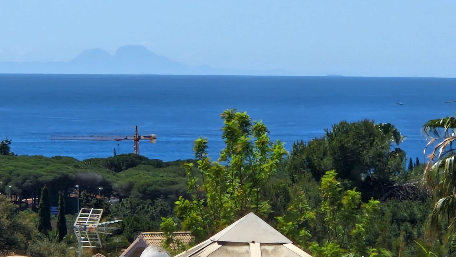 Middle Floor Apartment in Reserva de Marbella, Marbella East