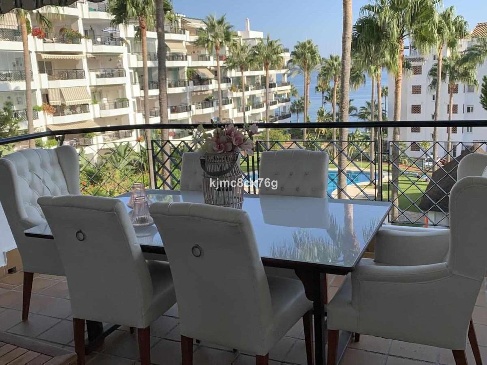 Middle Floor Apartment in Calahonda, Mijas