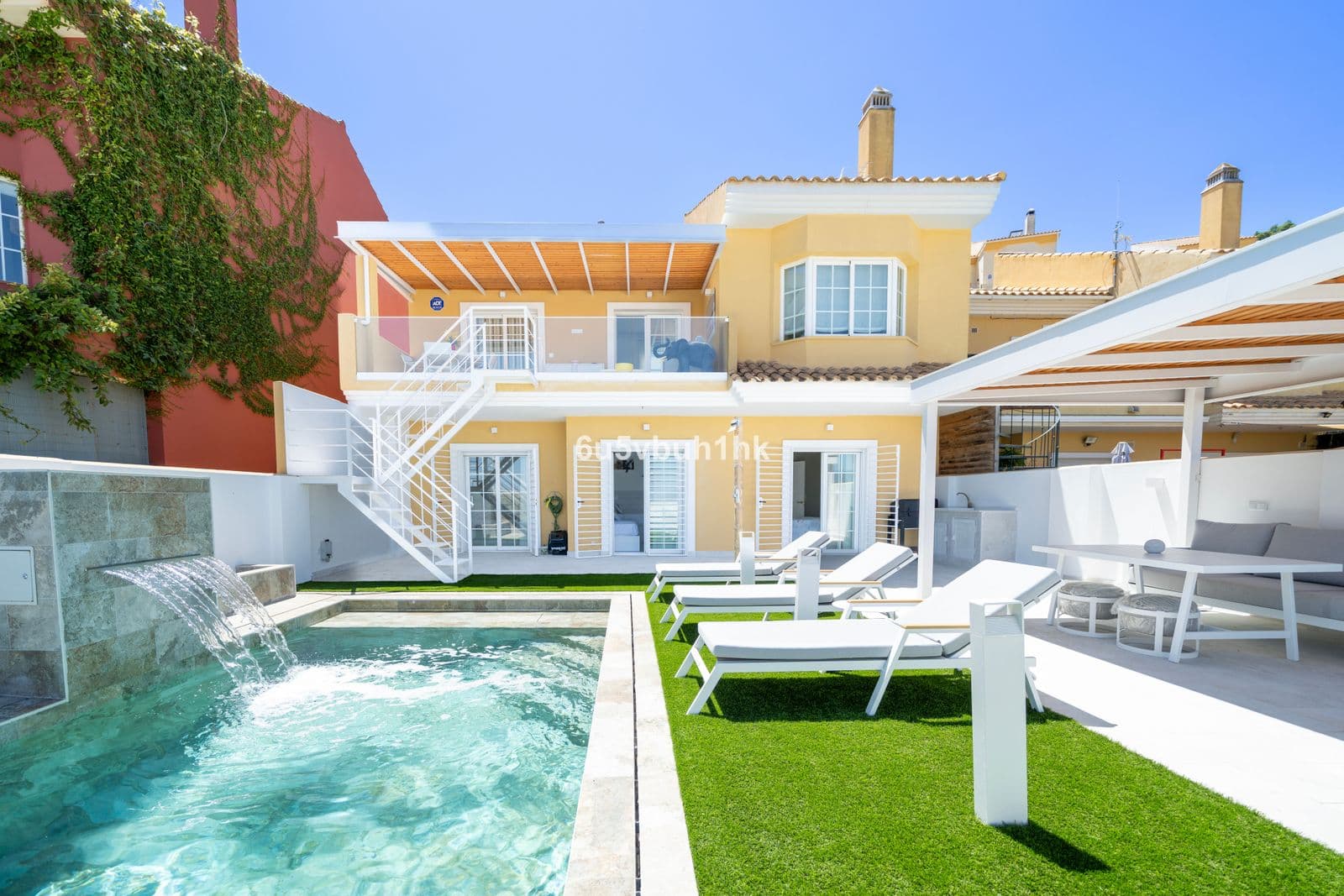 Semi-Detached House in La Mairena, Marbella East