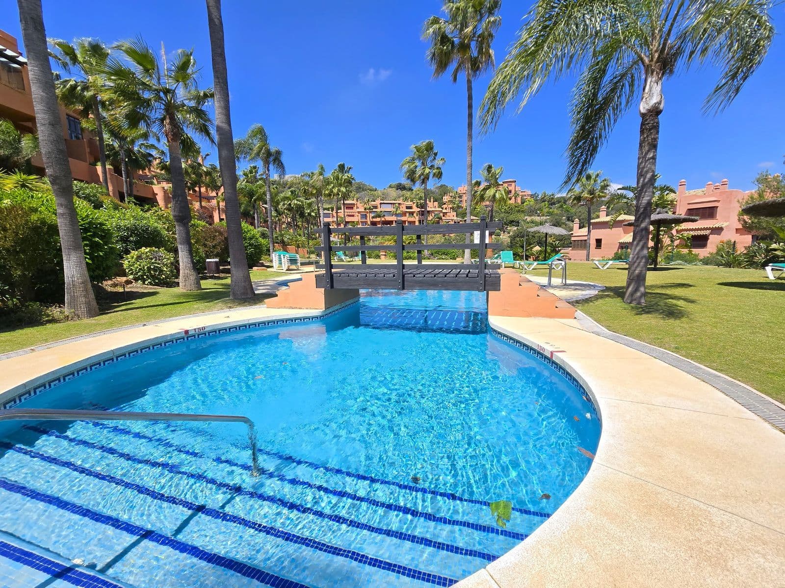 Ground Floor Apartment in La Mairena, Marbella East
