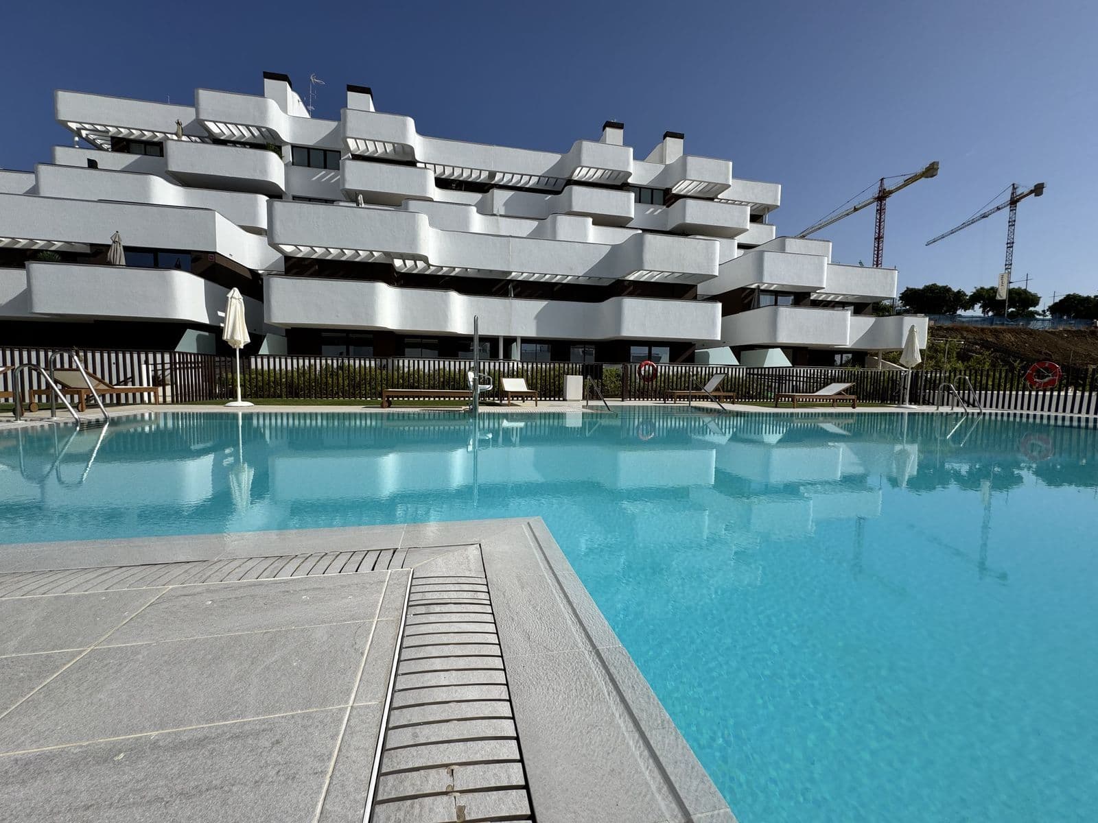 Middle Floor Apartment in Estepona, Estepona