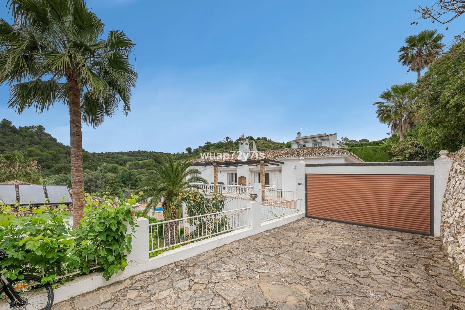 Detached Villa in El Rosario, Marbella East