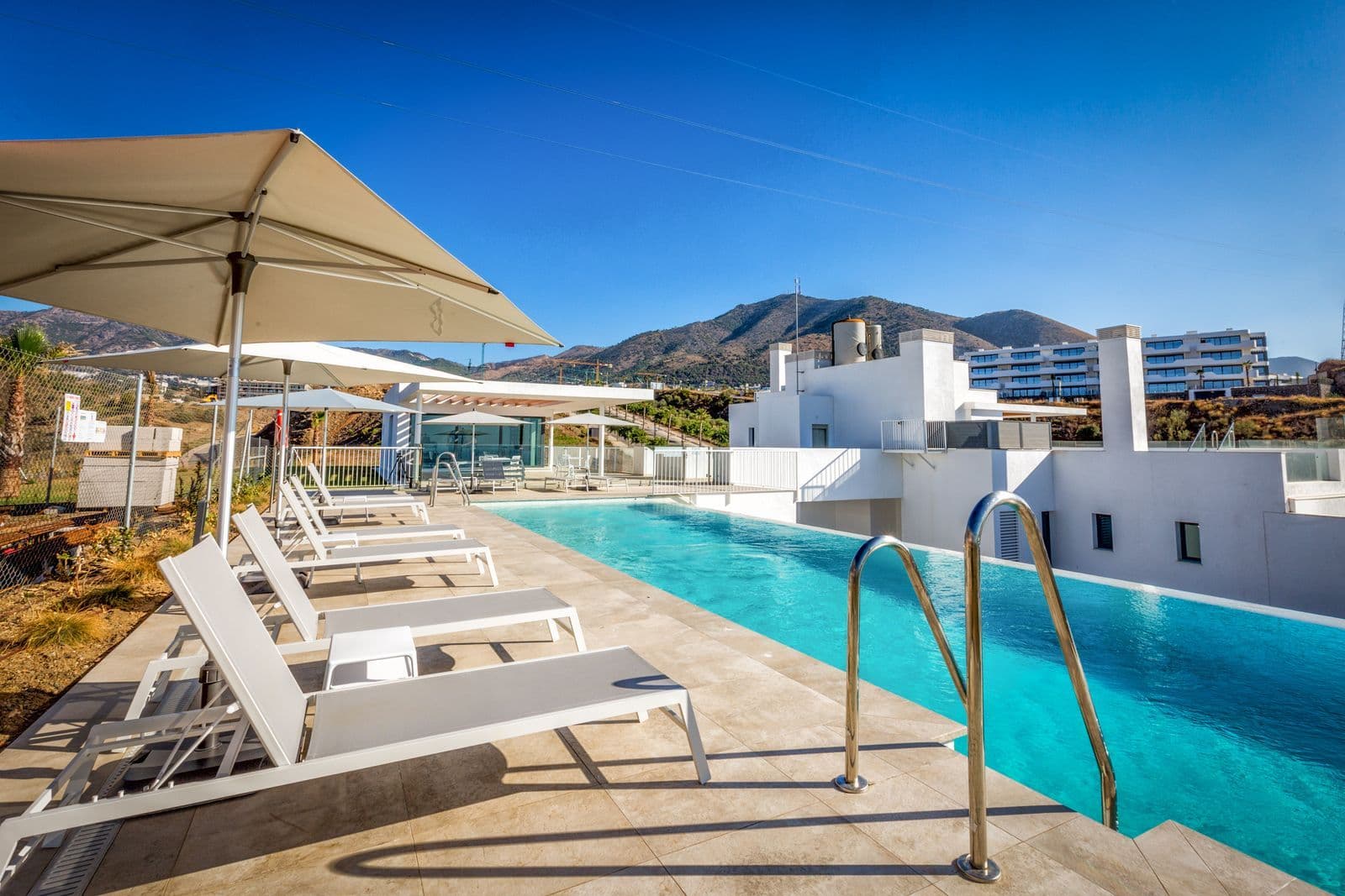 Middle Floor Apartment in Higueron, Fuengirola