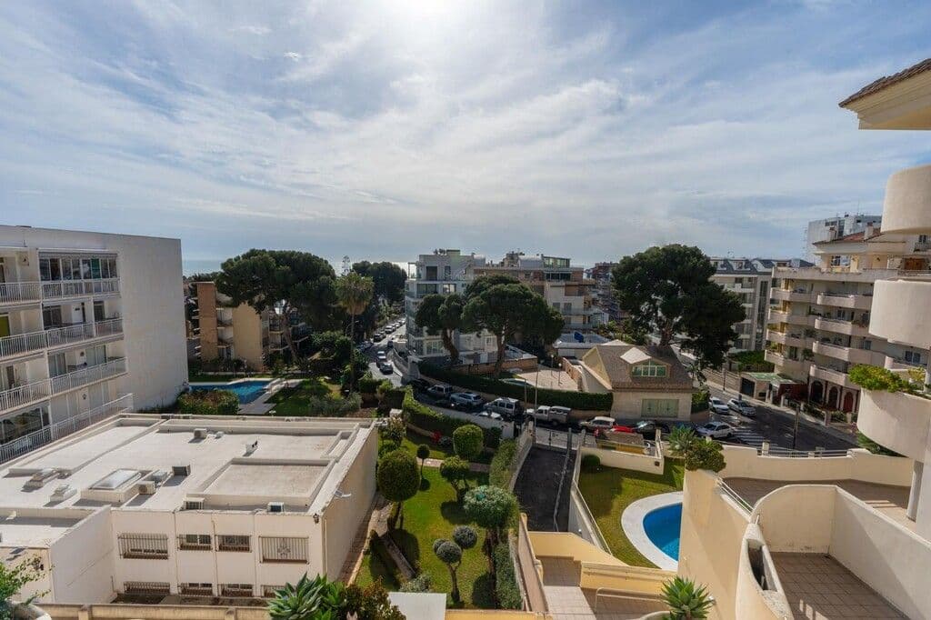Middle Floor Apartment in Benalmadena, Benalmádena
