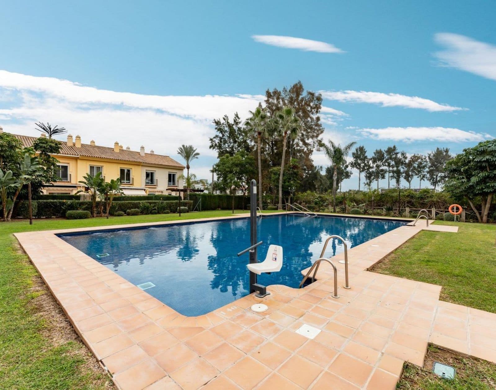 Middle Floor Apartment in La Cala de Mijas, Mijas