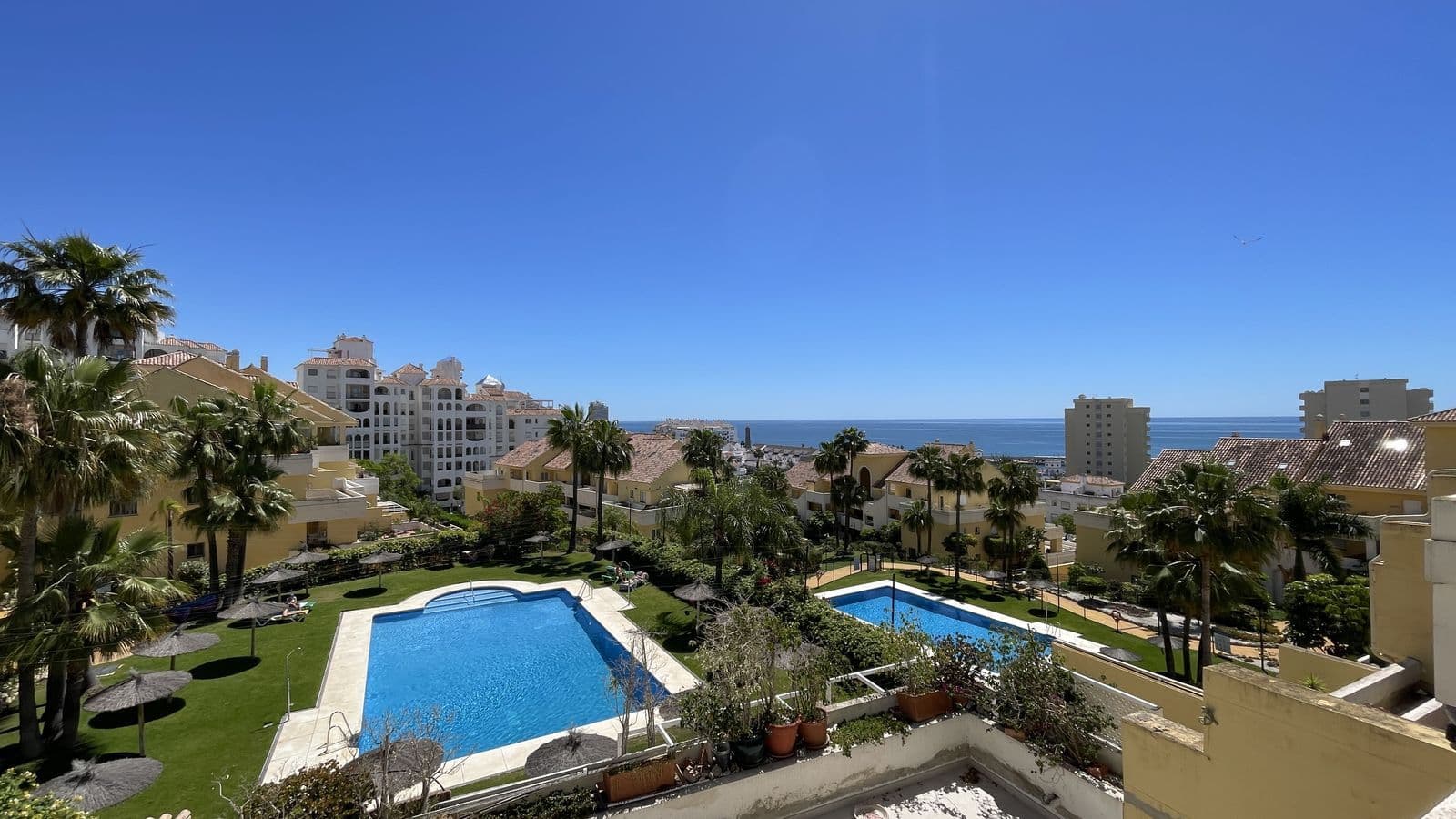 Middle Floor Apartment in Estepona, Estepona