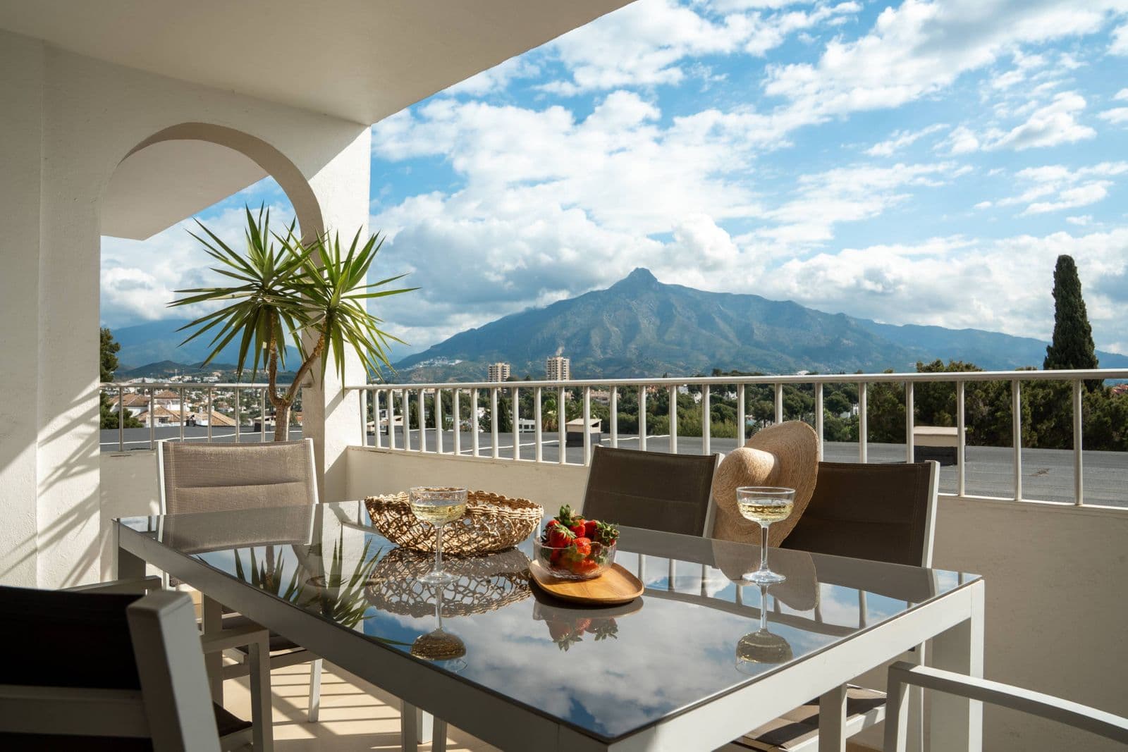 Middle Floor Apartment in Nueva Andalucía, Nueva Andalucía