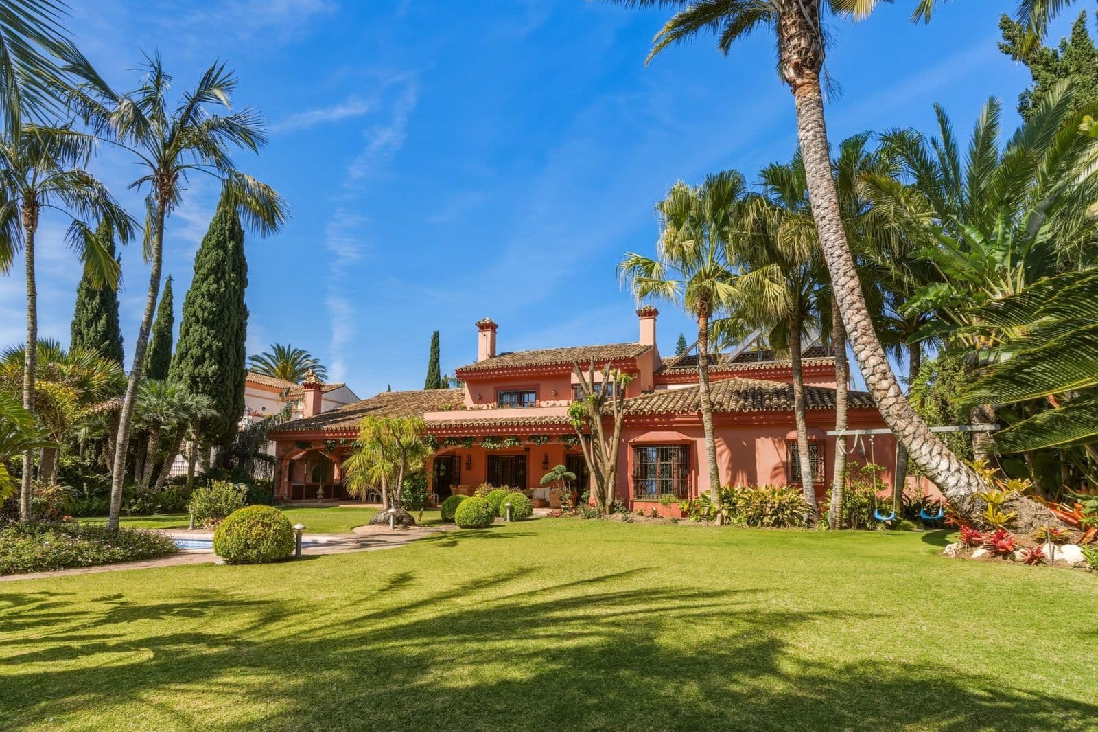 Detached Villa in Guadalmina Alta, Marbella